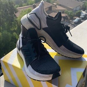 Adidas Ultraboost running shoes w/box